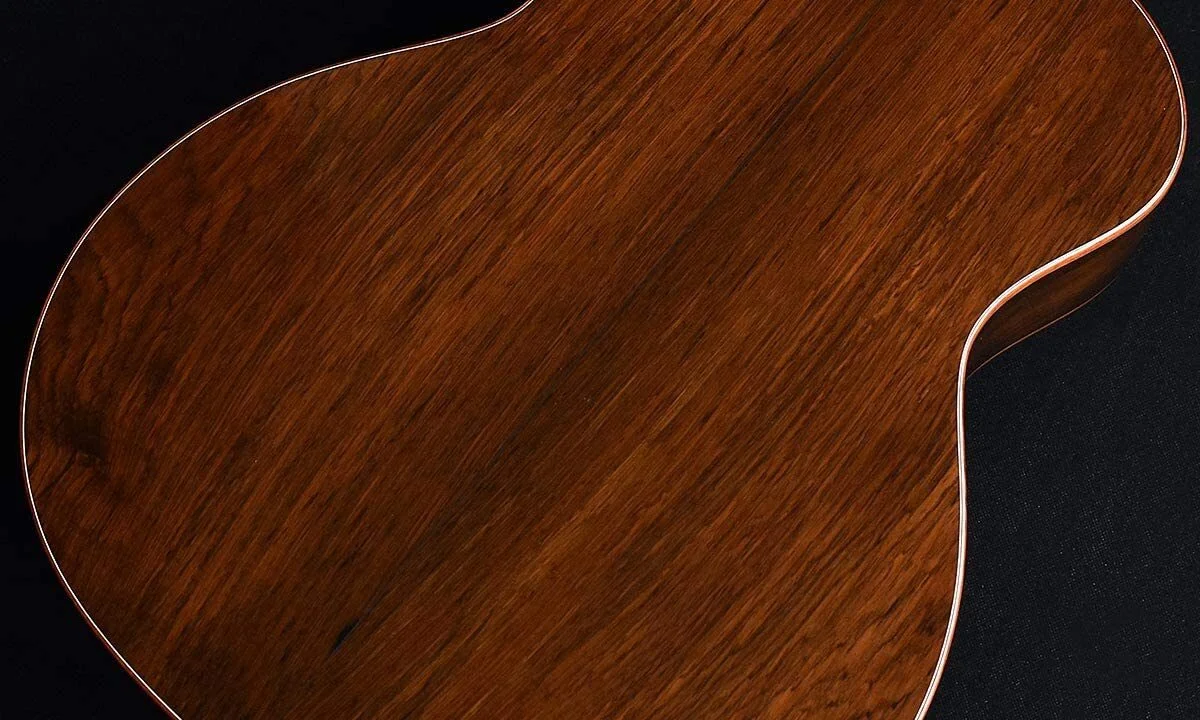 ブラジリアンローズウッド（ハカランダ） − 最高級のギター用木材 