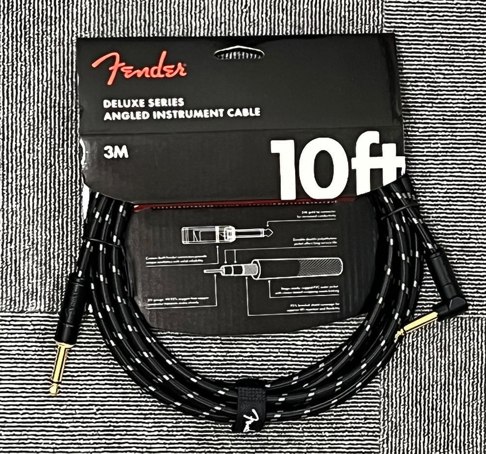 ギターケーブル「Fender Deluxe Series Instrument Cable」のパッケージ表面