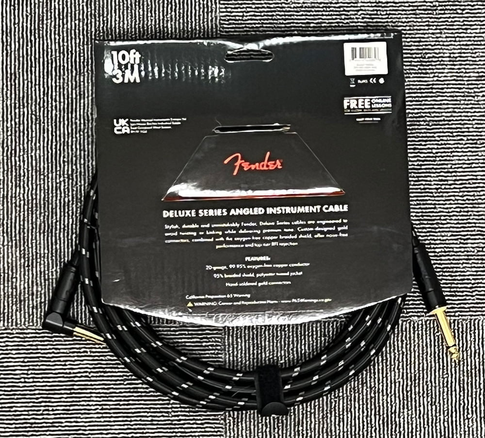 ギターケーブル「Fender Deluxe Series Instrument Cable」のパッケージ裏面